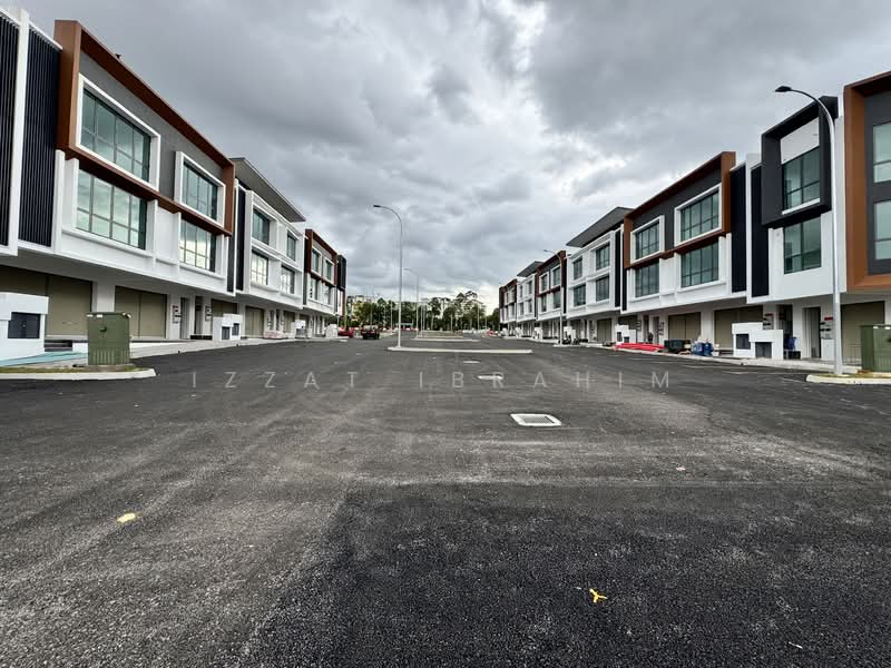 Kedai / Pejabat untuk Dijual di Bandar Seri Putra (Bangi) - Izzat Ibrahim - PropertyGuru.com.my