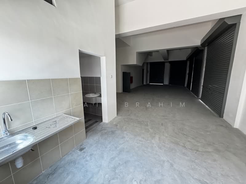 Kedai / Pejabat untuk Dijual di Bandar Seri Putra (Bangi) - Izzat Ibrahim - PropertyGuru.com.my