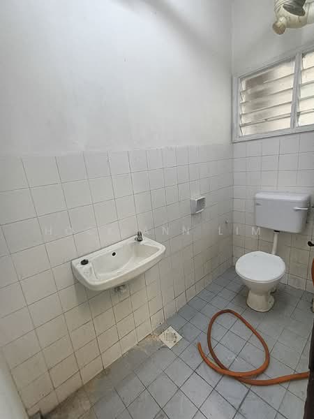 Apartment for Sale at Dahlia Apartment - Hock Ann Lim - Bathroom - PropertyGuru.com.my
