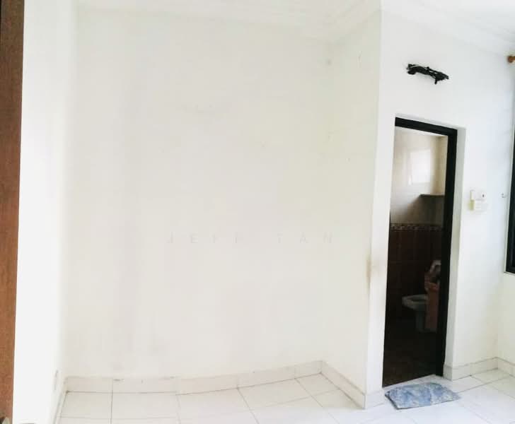 Pangsapuri untuk Dijual di Sri Permai - Jeff Tan - Bathroom - PropertyGuru.com.my