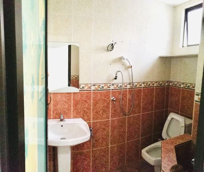 Pangsapuri untuk Dijual di Sri Permai - Jeff Tan - Bathroom - PropertyGuru.com.my