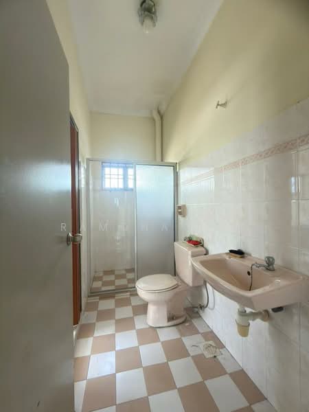 Semi-Detached House for Sale in Ayer Keroh (Melaka) - Ramona Tan - Bathroom - PropertyGuru.com.my