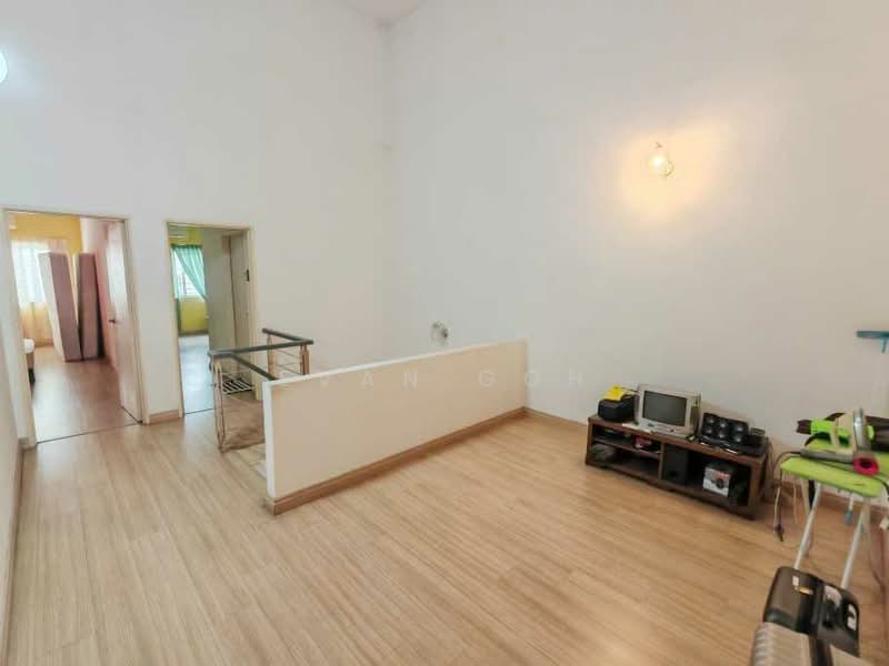 2-storey Terraced House for Sale in Bandar Nusaputra (Puchong) - Evan Goh - Living Room - PropertyGuru.com.my