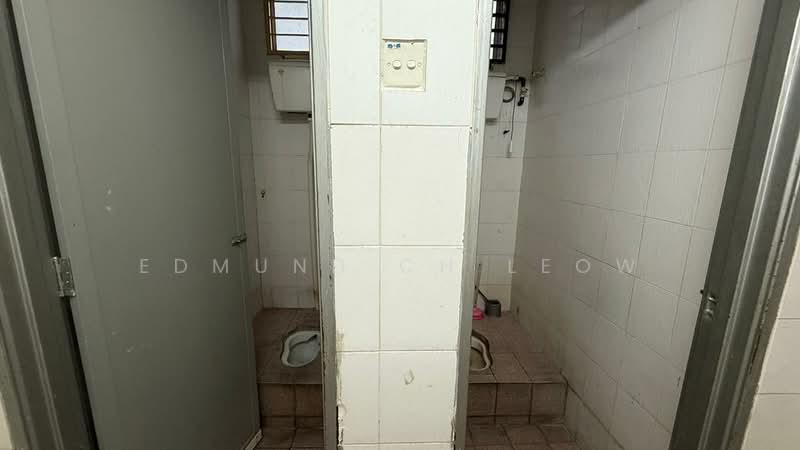 Shop for Rent in Selayang (Selangor) - Edmund CH Leow - Bathroom - PropertyGuru.com.my