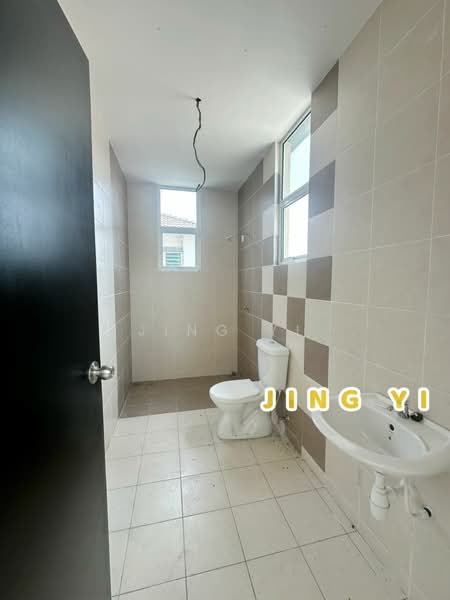 Semi-Detached House for Sale in Hijauan Hills (Simpang Ampat) - Jing Yi - Bathroom - PropertyGuru.com.my