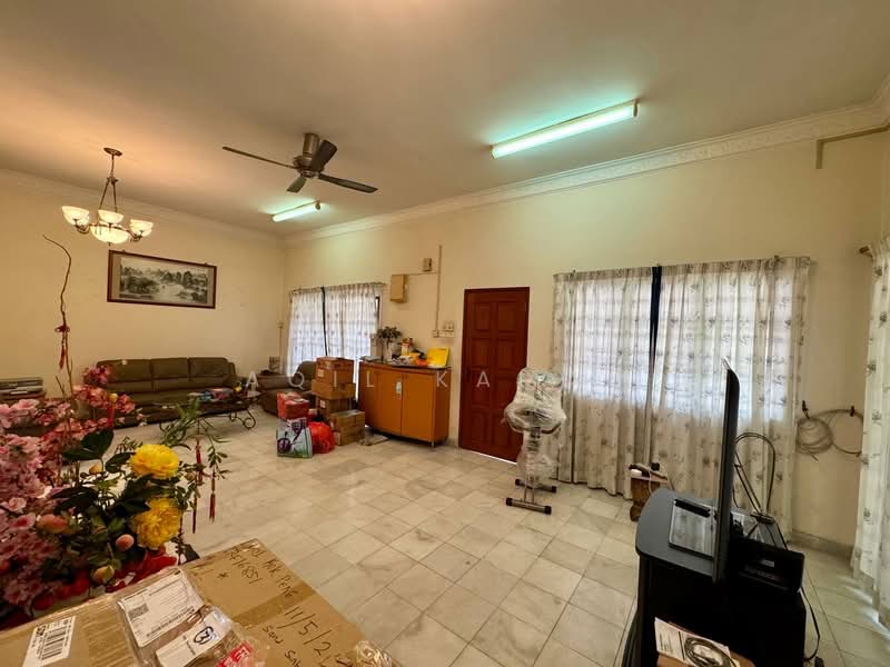 Terraced House for Sale in Bukit Jelutong (Shah Alam) - Aqil Kamal - Living Room - PropertyGuru.com.my
