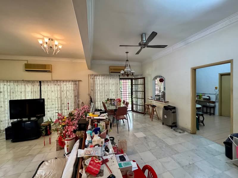 Terraced House for Sale in Bukit Jelutong (Shah Alam) - Aqil Kamal - Living Room - PropertyGuru.com.my