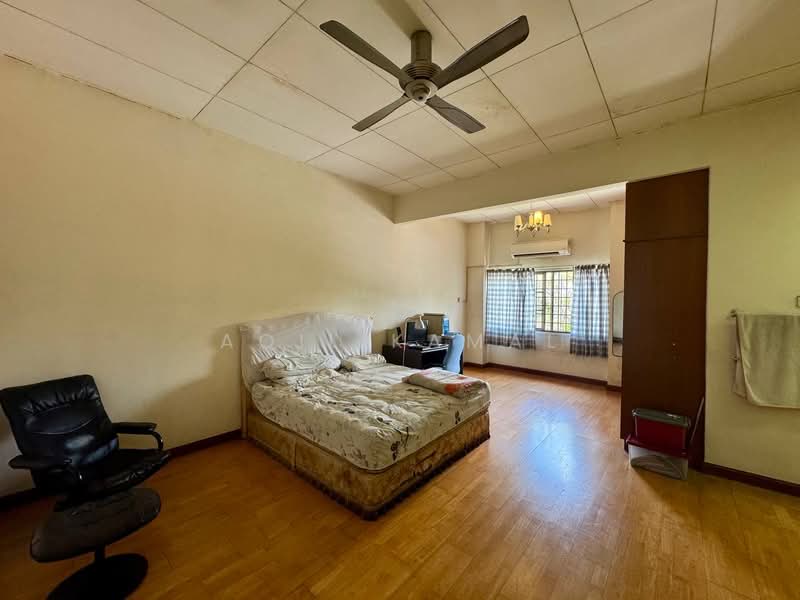 Terraced House for Sale in Bukit Jelutong (Shah Alam) - Aqil Kamal - Bedroom - PropertyGuru.com.my