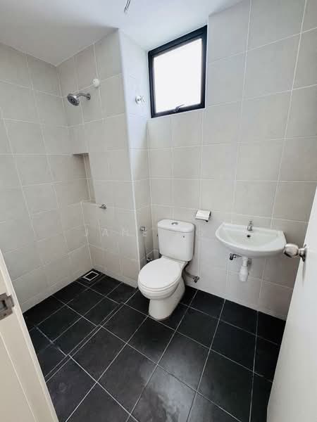 Rumah Teres 2 Tingkat untuk Dijual di Bandar Cassia (Batu Kawan) - Jane Poh - Bathroom - PropertyGuru.com.my
