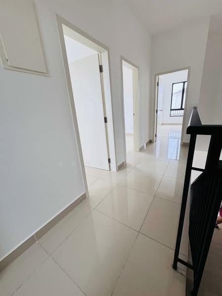 Rumah Teres 2 Tingkat untuk Dijual di Bandar Cassia (Batu Kawan) - Jane Poh - Corridor - PropertyGuru.com.my