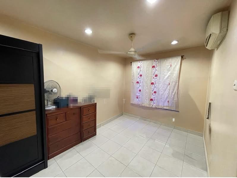 Rumah Berkembar untuk Dijual di Laman Residen Kipark Sri Utara (Batu Caves) - Joe Tan - Bedroom - PropertyGuru.com.my