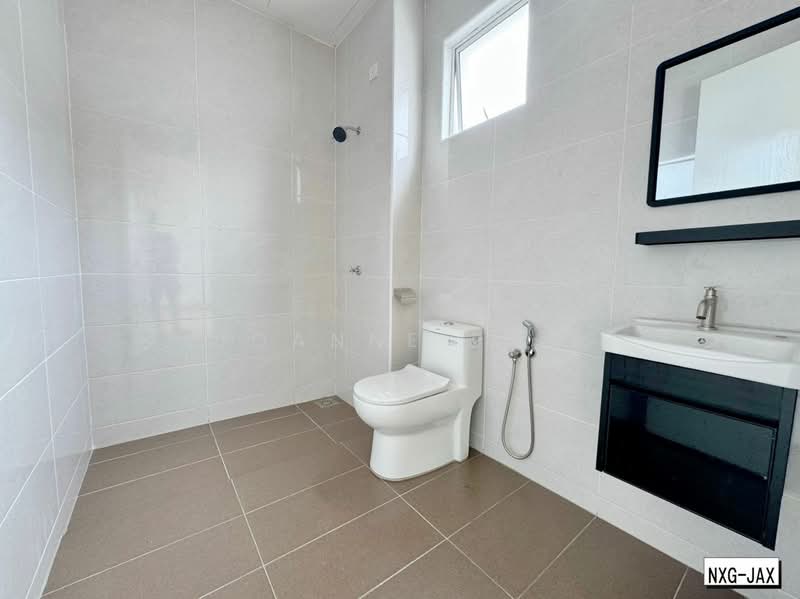 Semi-Detached House for Sale in Teluk Pulai (Klang) - Joanne Pua - Bathroom - PropertyGuru.com.my