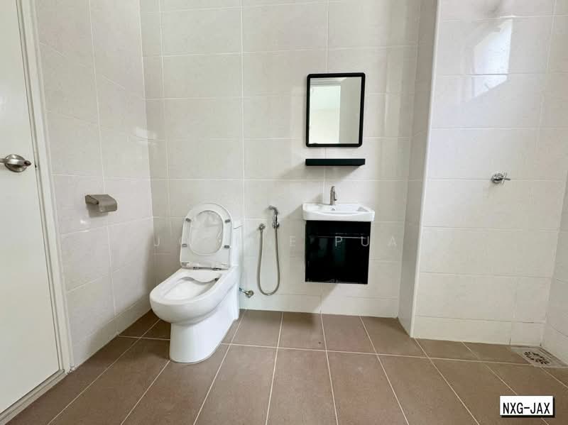 Semi-Detached House for Sale in Teluk Pulai (Klang) - Joanne Pua - Bathroom - PropertyGuru.com.my