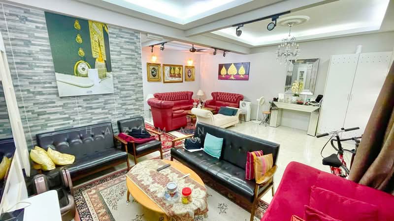 Rumah Teres 2 Tingkat untuk Dijual di Seksyen 17 (Petaling Jaya) - Hazeman Omar - Living Room - PropertyGuru.com.my