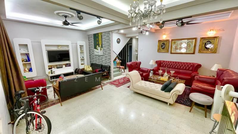Rumah Teres 2 Tingkat untuk Dijual di Seksyen 17 (Petaling Jaya) - Hazeman Omar - Living Room - PropertyGuru.com.my