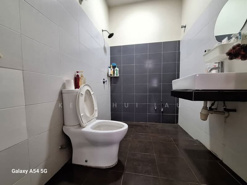 2-storey Terraced House for Sale in Bandar Nusaputra (Puchong) - KENT HUI LAU - Bathroom - PropertyGuru.com.my