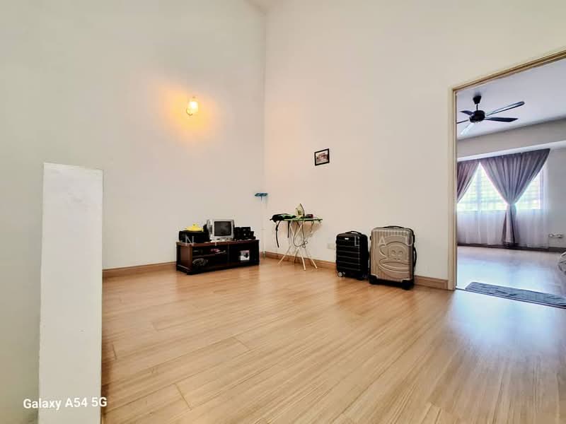 2-storey Terraced House for Sale in Bandar Nusaputra (Puchong) - KENT HUI LAU - Living Room - PropertyGuru.com.my