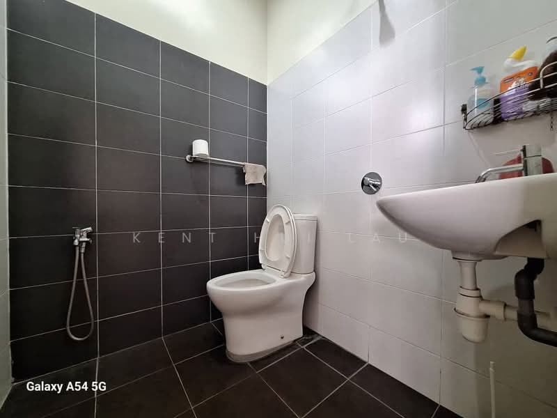 2-storey Terraced House for Sale in Bandar Nusaputra (Puchong) - KENT HUI LAU - Bathroom - PropertyGuru.com.my