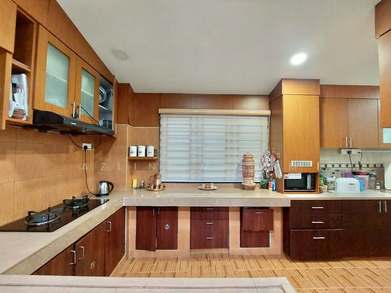 1-storey Terraced House for Sale in Taman Pelangi Indah (Ulu Tiram) - Azlina Muslim - Kitchen - PropertyGuru.com.my