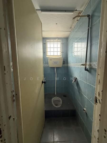 Shop for Rent in Taman Puchong Permai (Puchong) - Joey Wong - Bathroom - PropertyGuru.com.my