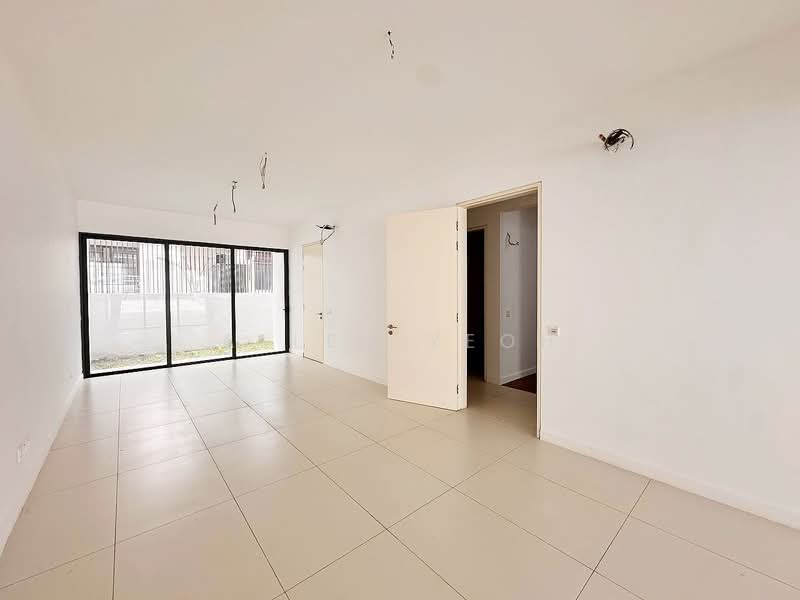 3-storey Terraced House for Sale in Batu Uban (Gelugor) - Allen Yeoh - Living Room - PropertyGuru.com.my