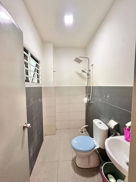 2-storey Terraced House for Sale in Telok Panglima Garang (Selangor) - Ilman Nahri - Bathroom - PropertyGuru.com.my