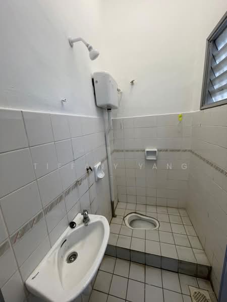 1-storey Terraced House for Sale in Antara Gapi (Ulu Yam) - Tiffany Yang - Bathroom - PropertyGuru.com.my