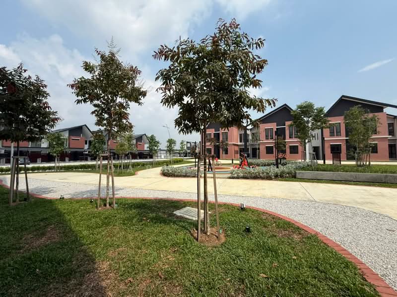 Townhouse for Sale in Elmina (Shah Alam) - Daphne Loh - Exterior - PropertyGuru.com.my