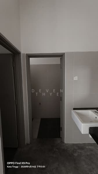 Kedai untuk Dijual di Taman Daiman Jaya (Kota Tinggi) - Deven Thye - Bathroom - PropertyGuru.com.my