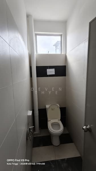 Kedai untuk Dijual di Taman Daiman Jaya (Kota Tinggi) - Deven Thye - Bathroom - PropertyGuru.com.my