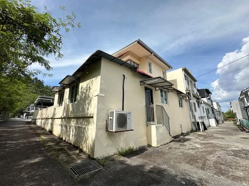 Rumah Teres 2 Tingkat untuk Dijual di Kota Emerald (Rawang) - Elwin Mah - Exterior - PropertyGuru.com.my