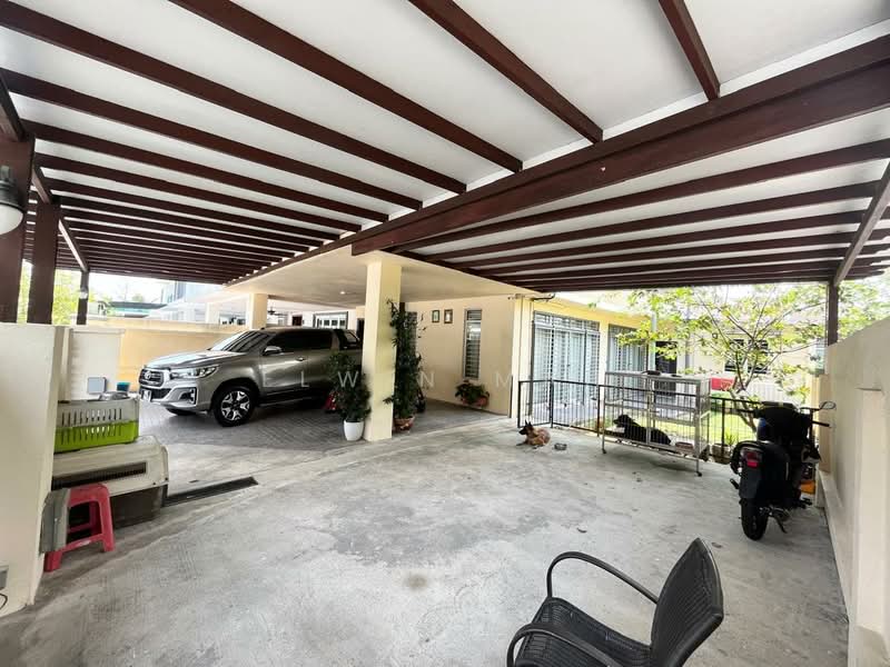 Rumah Teres 2 Tingkat untuk Dijual di Kota Emerald (Rawang) - Elwin Mah - Car Park - PropertyGuru.com.my