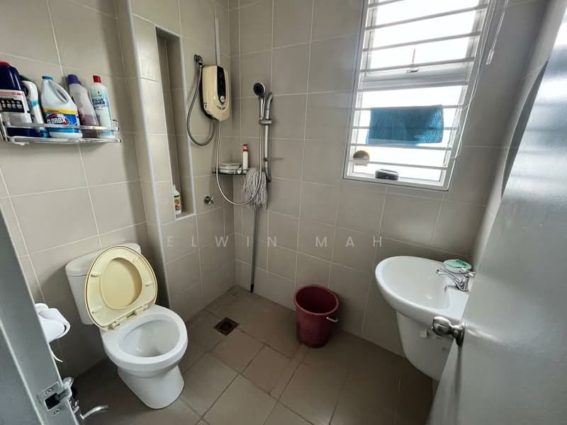 Rumah Teres 2 Tingkat untuk Dijual di Kota Emerald (Rawang) - Elwin Mah - Bathroom - PropertyGuru.com.my