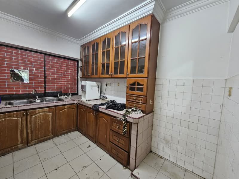 Apartment for Rent at Grandeur Tower - Terrance Leong - Kitchen - PropertyGuru.com.my