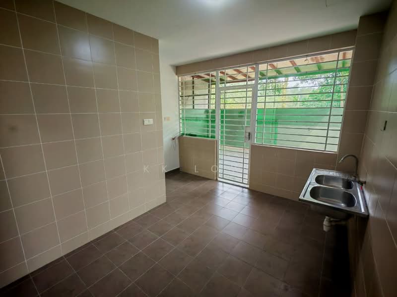 Semi-Detached House for Sale in Taman Nusa Idaman (Iskandar Puteri (Nusajaya)) - KK Low - Kitchen - PropertyGuru.com.my