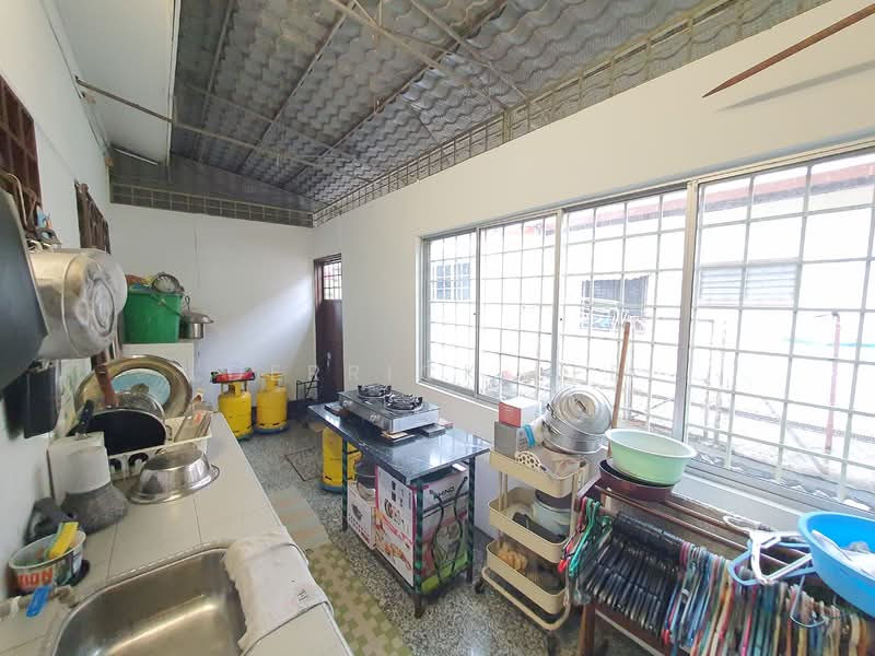 Rumah Teres untuk Dijual di Usj 4 (Subang Jaya) - Derrick Lee - Kitchen - PropertyGuru.com.my
