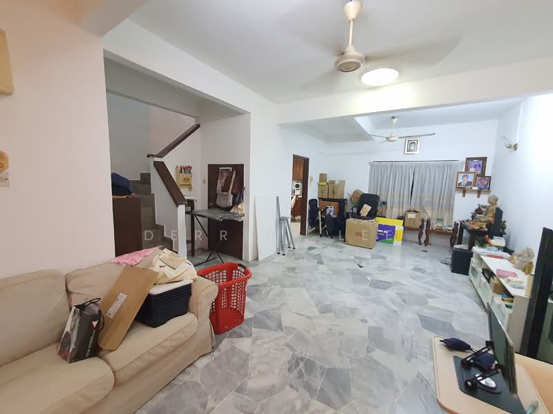 Rumah Teres untuk Dijual di Usj 4 (Subang Jaya) - Derrick Lee - Living Room - PropertyGuru.com.my