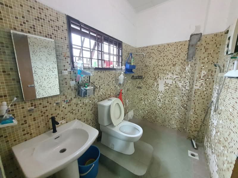 Rumah Teres untuk Dijual di Usj 4 (Subang Jaya) - Derrick Lee - Bathroom - PropertyGuru.com.my