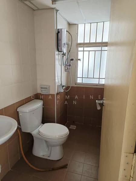 Kondominium untuk Dijual di Casa Prima Condominium - Charmaine Tan - Bathroom - PropertyGuru.com.my