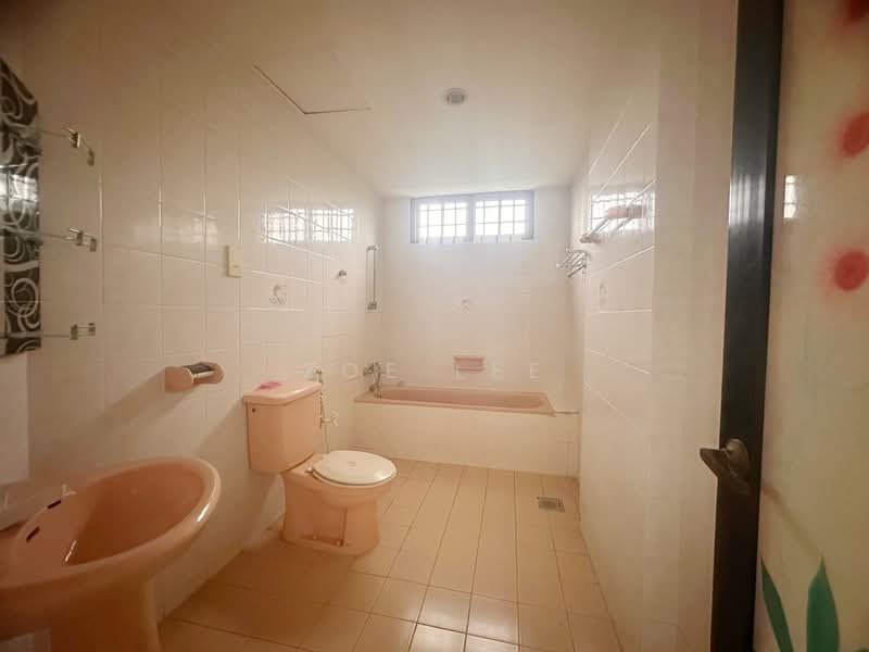 Kondominium untuk Dijual di Sri Mulia - Zoe Lee - Bathroom - PropertyGuru.com.my