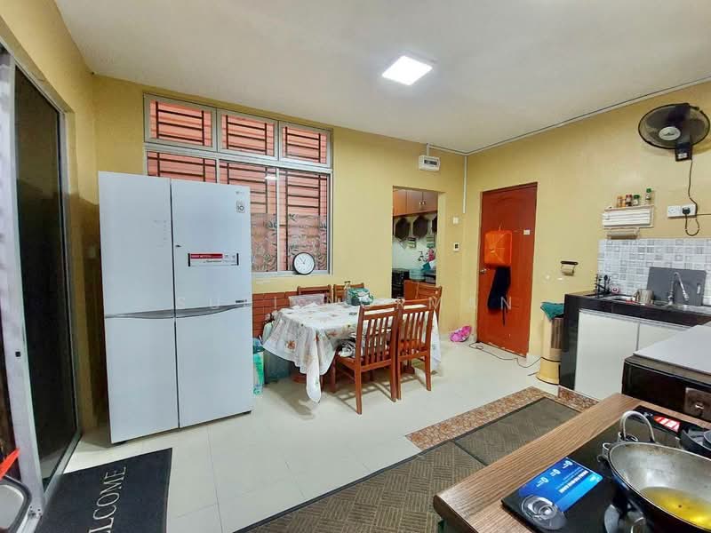 1-storey Terraced House for Sale in Taman Pelangi Indah (Ulu Tiram) - Sufi Norman - Kitchen - PropertyGuru.com.my