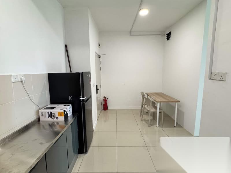 Servis Apartment untuk Disewa di Savanna Executive Suite @ Southville City - Keira Low - Kitchen - PropertyGuru.com.my