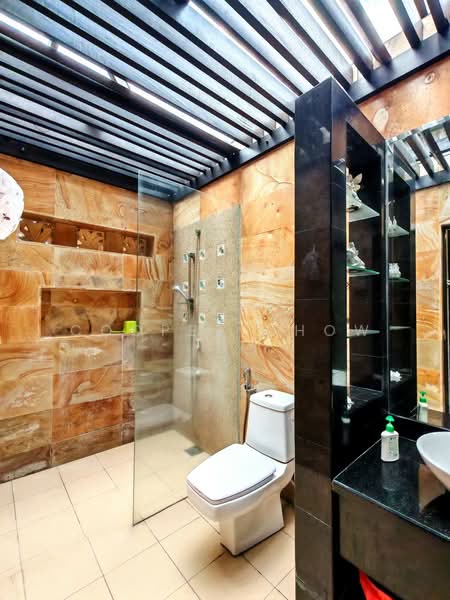 Rumah Berkembar untuk Dijual di SS2 (Petaling Jaya) - Cooper Chow - Bathroom - PropertyGuru.com.my