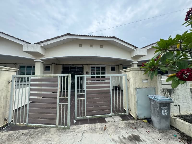 1-storey Terraced House for Sale in Kluang (Johor) - Jane Poh - Exterior - PropertyGuru.com.my