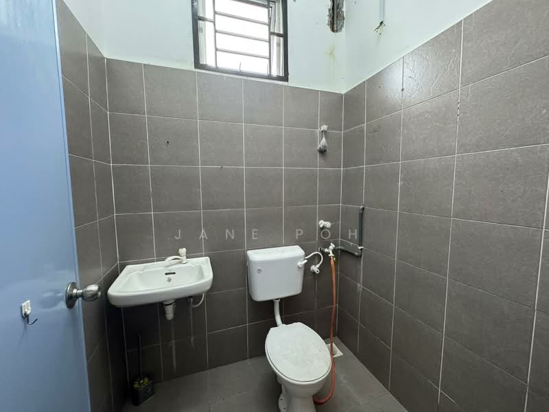 1-storey Terraced House for Sale in Kluang (Johor) - Jane Poh - Bathroom - PropertyGuru.com.my