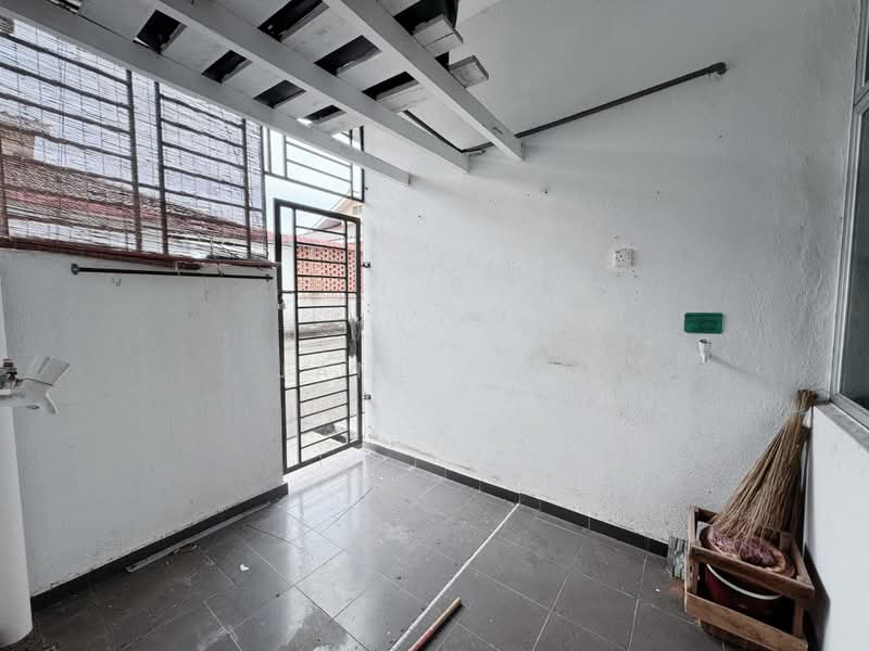 1-storey Terraced House for Sale in Kluang (Johor) - Jane Poh - Exterior - PropertyGuru.com.my