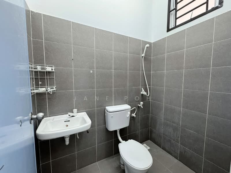 1-storey Terraced House for Sale in Kluang (Johor) - Jane Poh - Bathroom - PropertyGuru.com.my