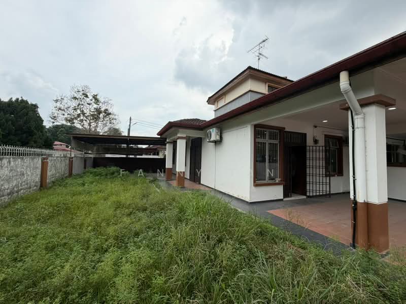 1.5-storey Terraced House for Rent in Taman Setia Indah (Tebrau) - Fanny Tan - Exterior - PropertyGuru.com.my