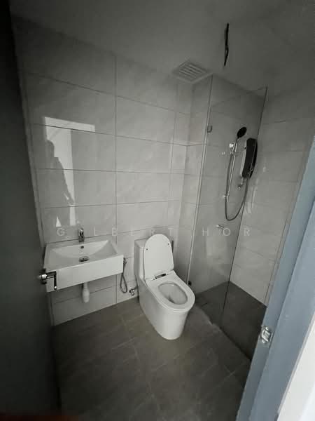 Service Residence for Sale at Altris Residences @ The Quartz WM - Gilbert Hor - Bathroom - PropertyGuru.com.my