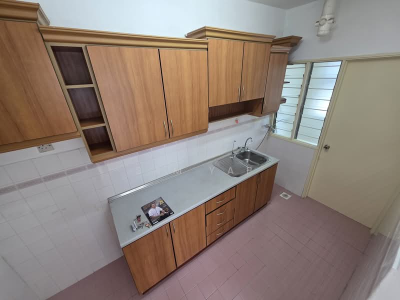 Pangsapuri untuk Dijual di Akasia Apartment - Sam Yap - Kitchen - PropertyGuru.com.my